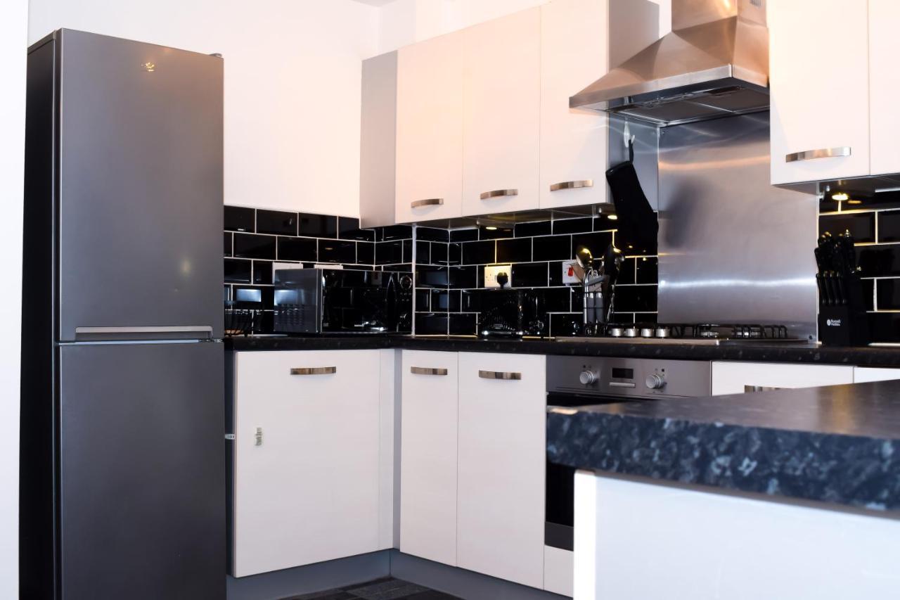 ウォルヴァーハンプトンModern 3 Bed Houseアパートメント エクステリア 写真